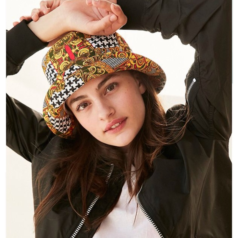 90s inspired UO bucket hat